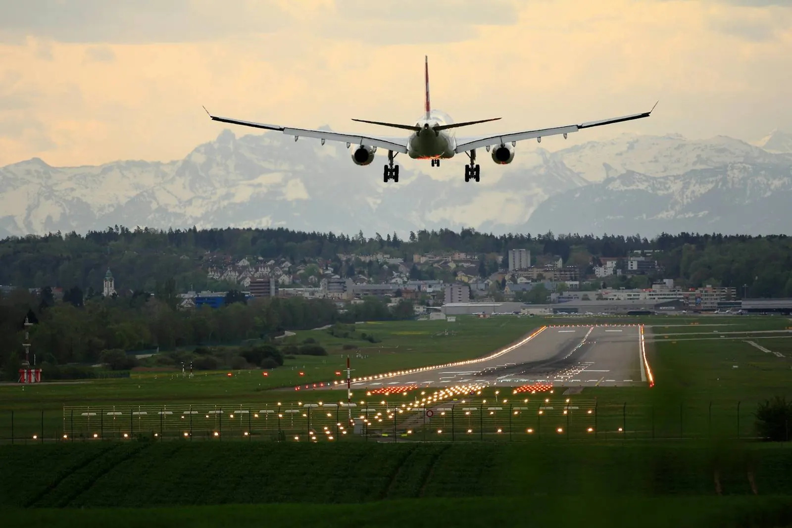 Airliner on final approach